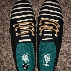 Vans surf siders